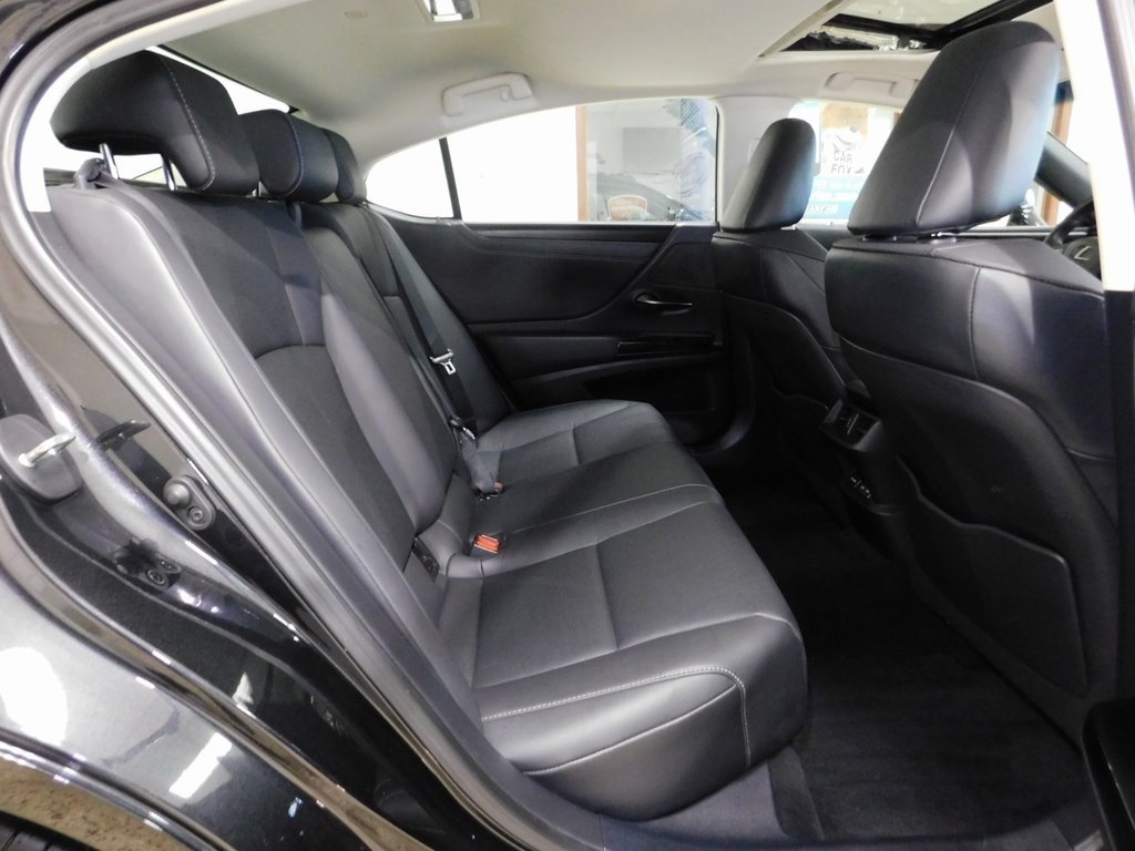 Lexus ES 350 Base 2022