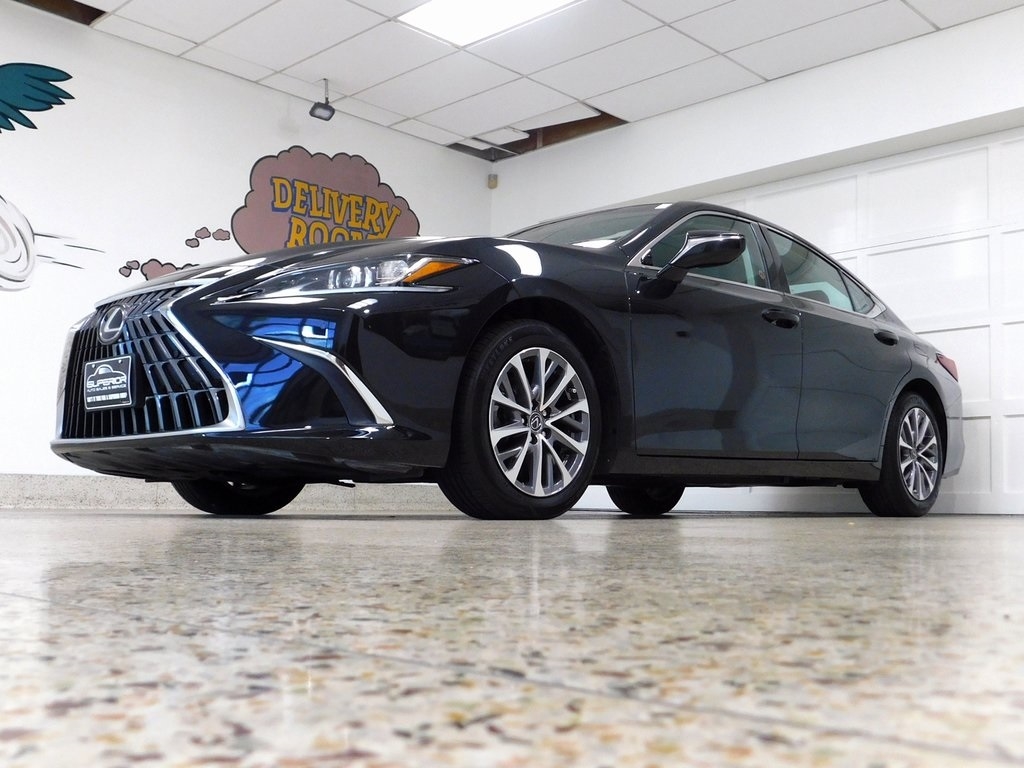 Lexus ES 350 Base 2022