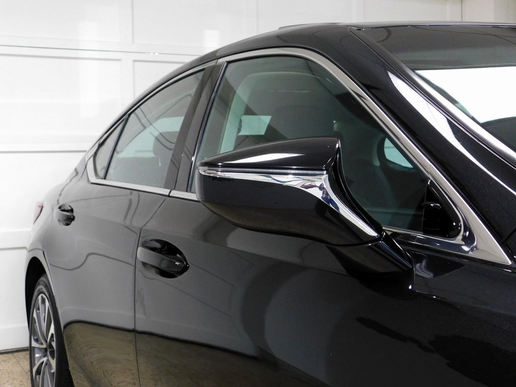 Lexus ES 350 Base 2022