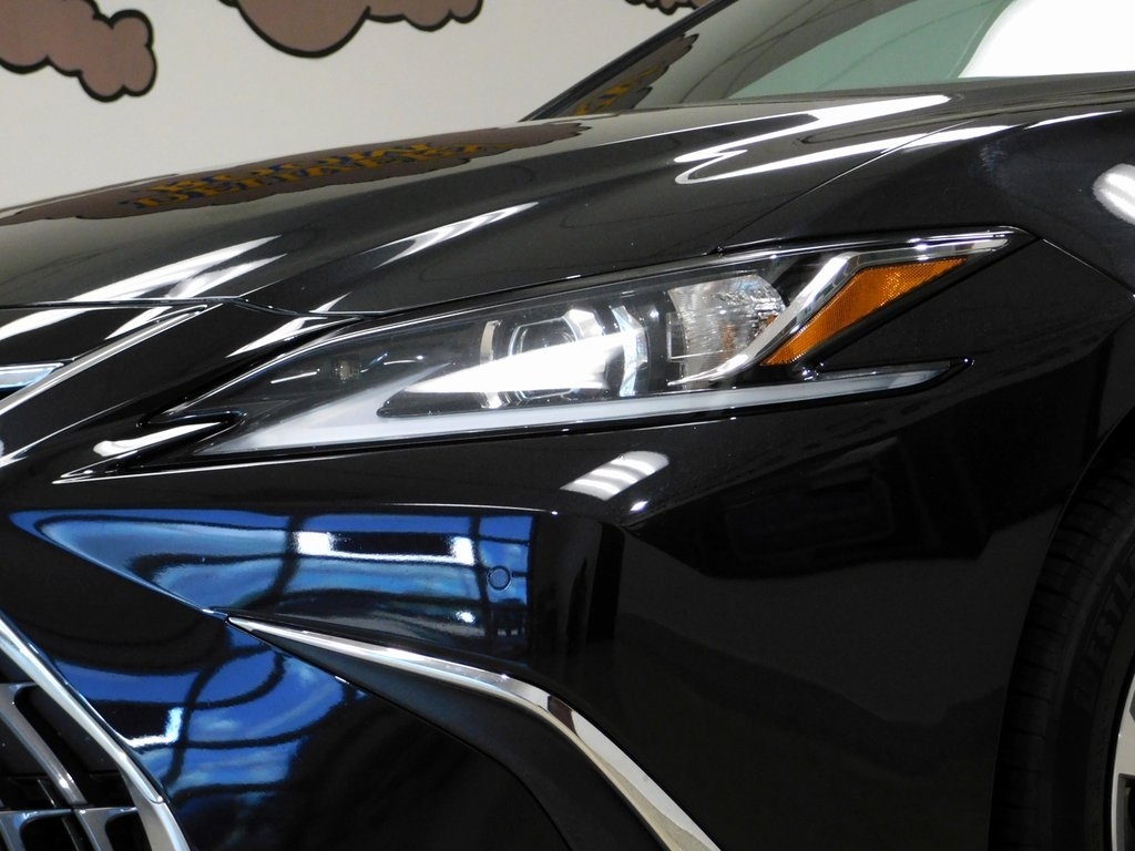 Lexus ES 350 Base 2022