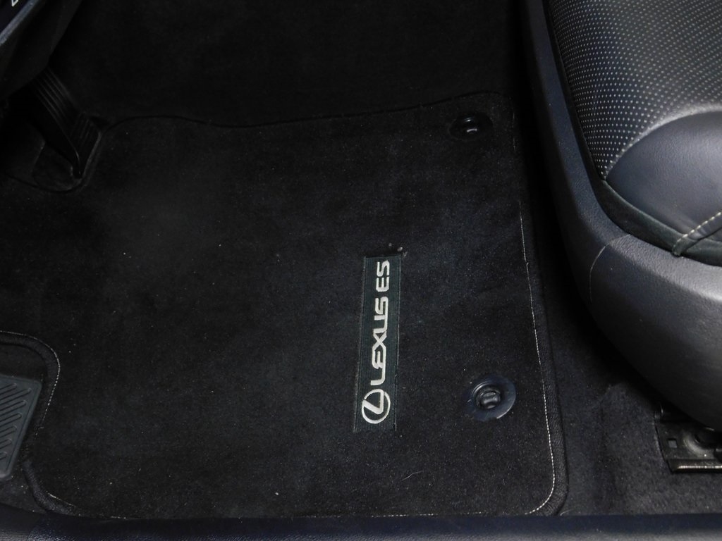 Lexus ES 350 Base 2022