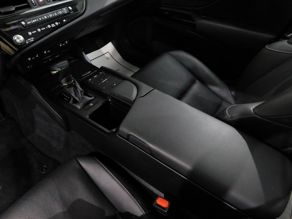 Lexus ES 350 Base 2022