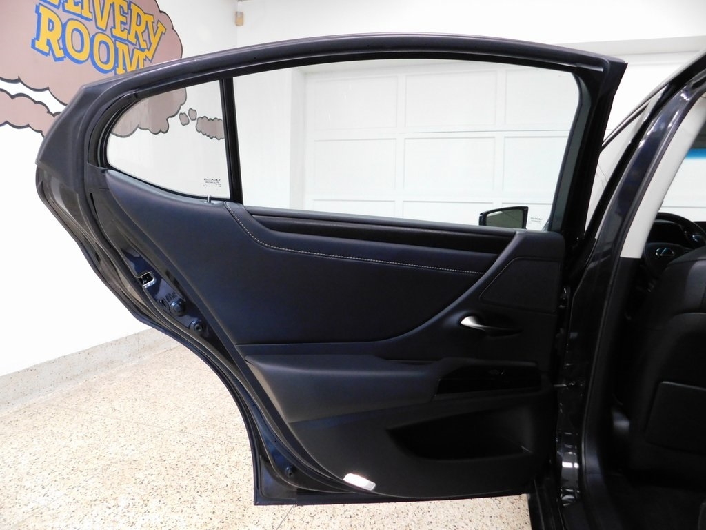 Lexus ES 350 Base 2022