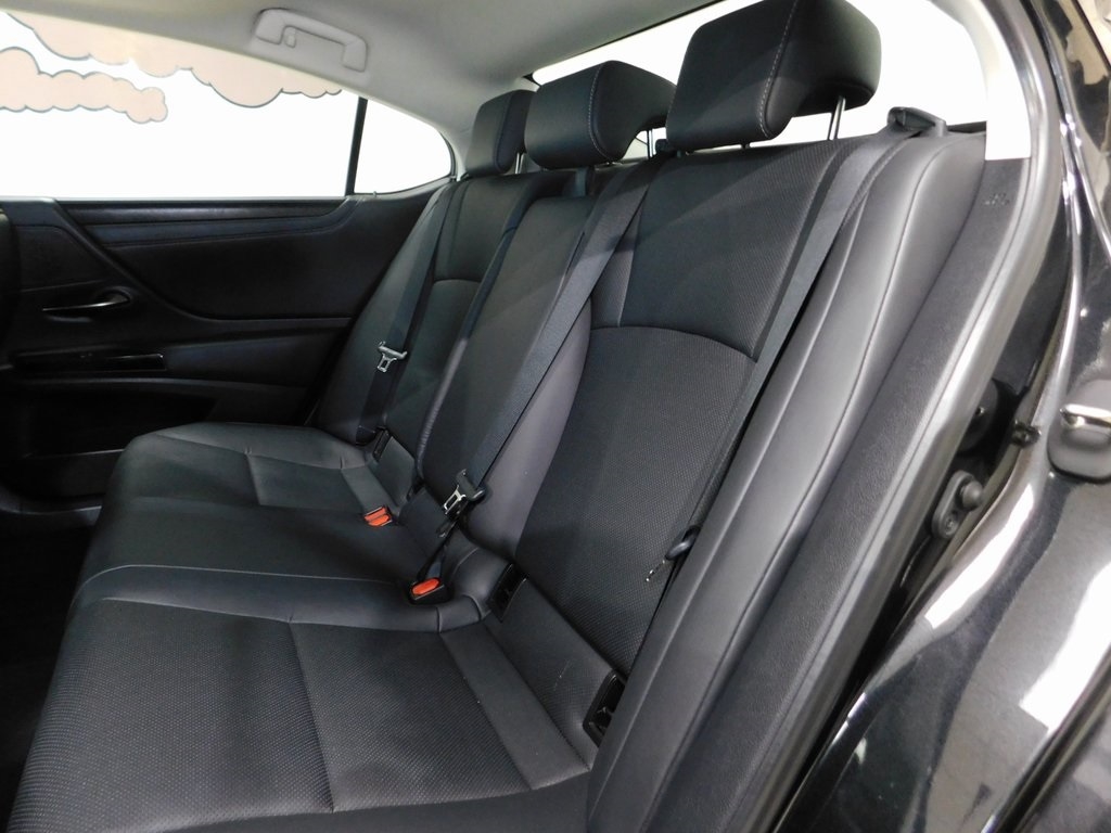 Lexus ES 350 Base 2022