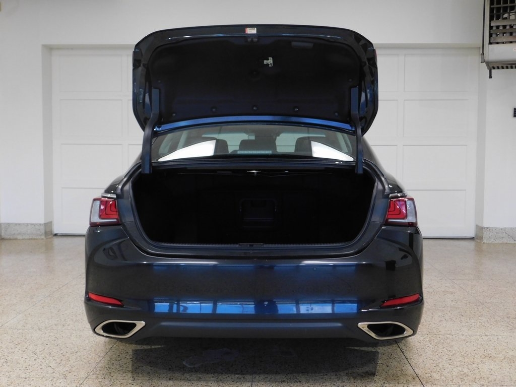 Lexus ES 350 Base 2022