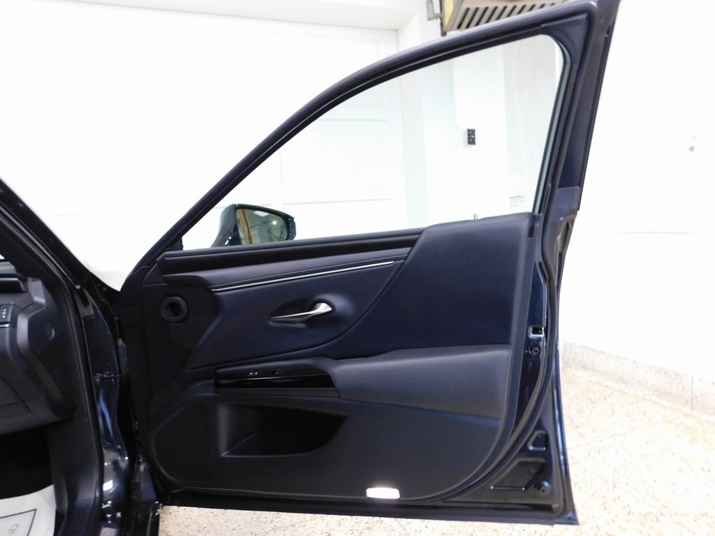 Lexus ES 350 Base 2022