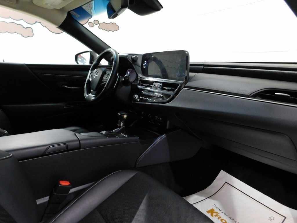 Lexus ES 350 Base 2022