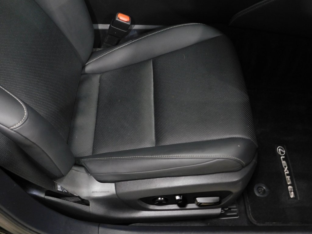 Lexus ES 350 Base 2022