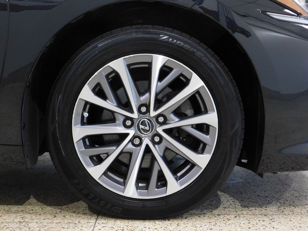 Lexus ES 350 Base 2022