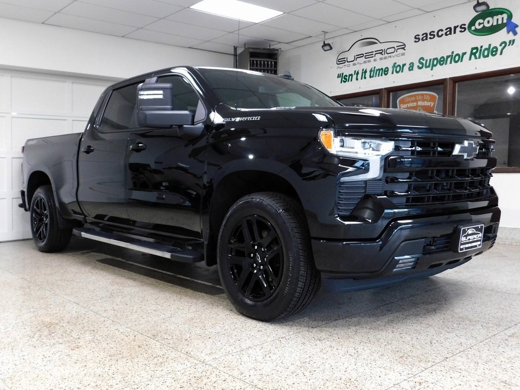 2024 Chevrolet Silverado 1500 RST photo 3