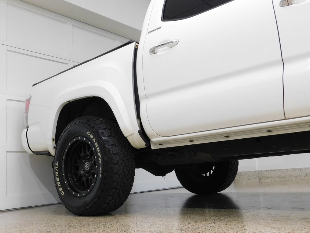 Toyota Tacoma Limited Double Cab V6 6AT 4WD 2017