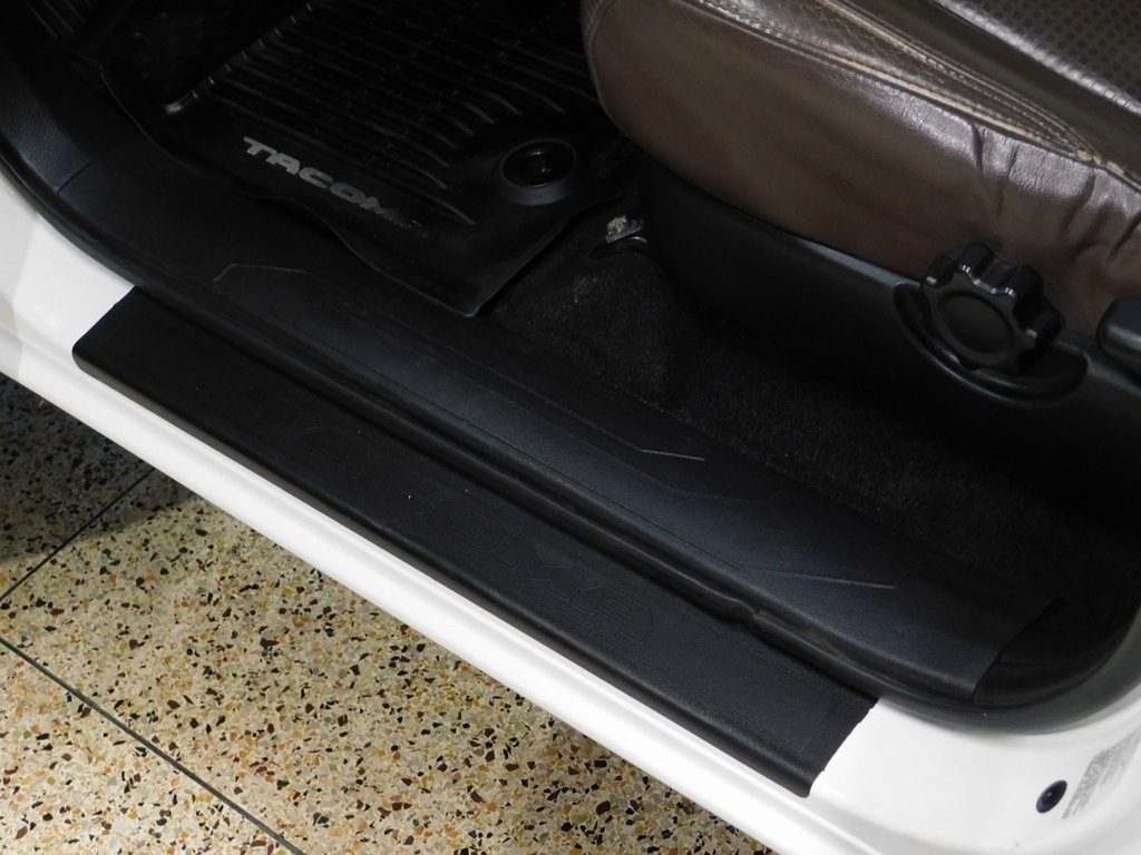 Toyota Tacoma Limited Double Cab V6 6AT 4WD 2017