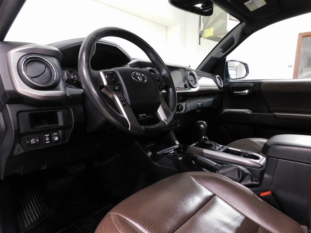 Toyota Tacoma Limited Double Cab V6 6AT 4WD 2017