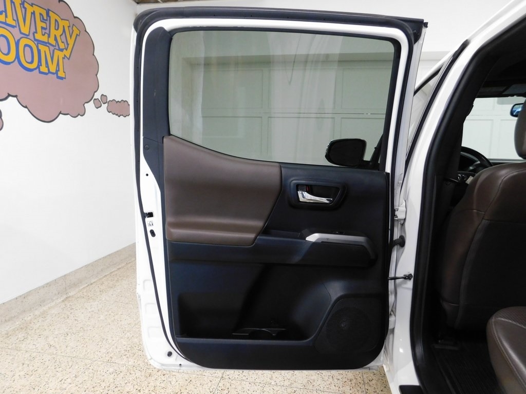 Toyota Tacoma Limited Double Cab V6 6AT 4WD 2017