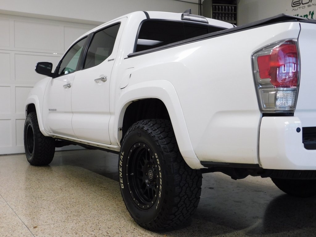 Toyota Tacoma Limited Double Cab V6 6AT 4WD 2017