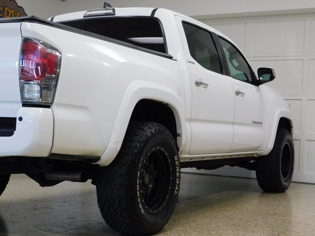 Toyota Tacoma Limited Double Cab V6 6AT 4WD 2017