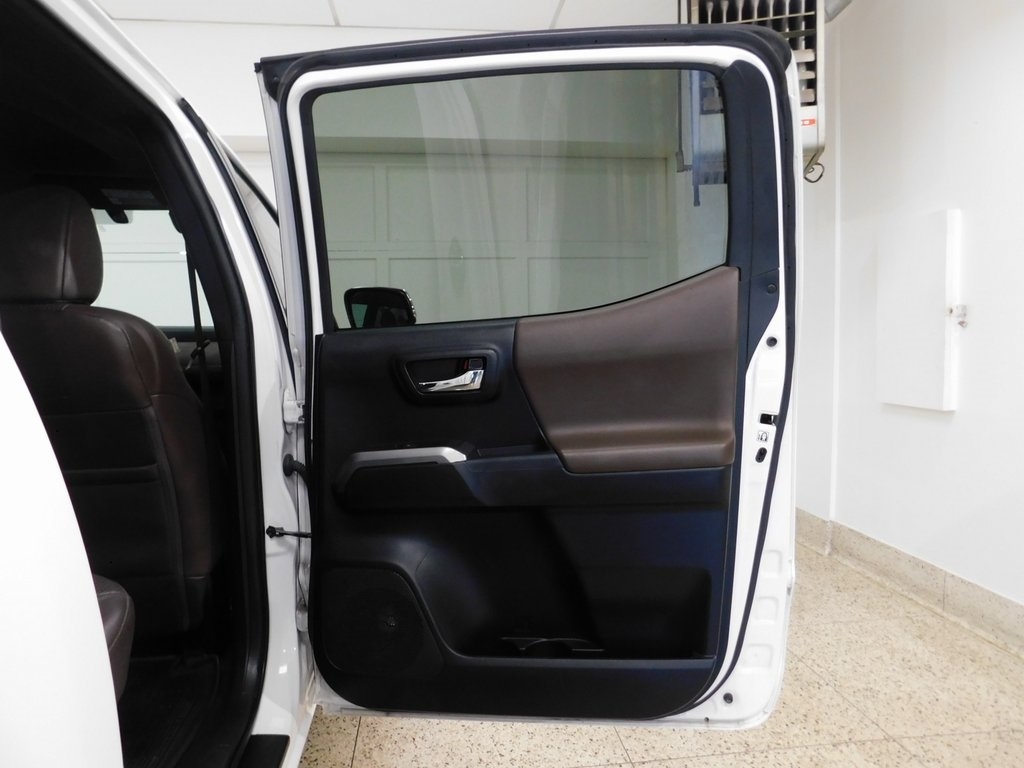 Toyota Tacoma Limited Double Cab V6 6AT 4WD 2017