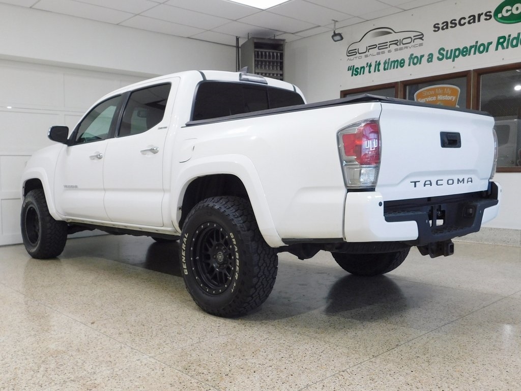 Toyota Tacoma Limited Double Cab V6 6AT 4WD 2017
