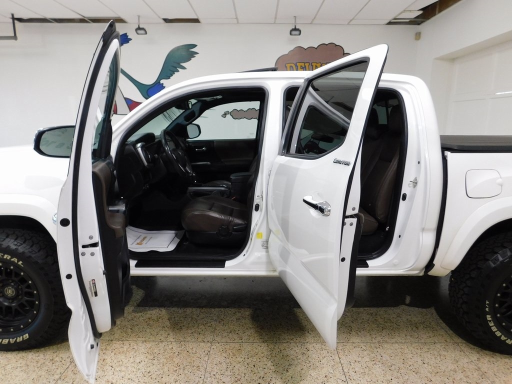 Toyota Tacoma Limited Double Cab V6 6AT 4WD 2017