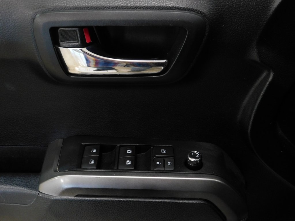 Toyota Tacoma Limited Double Cab V6 6AT 4WD 2017