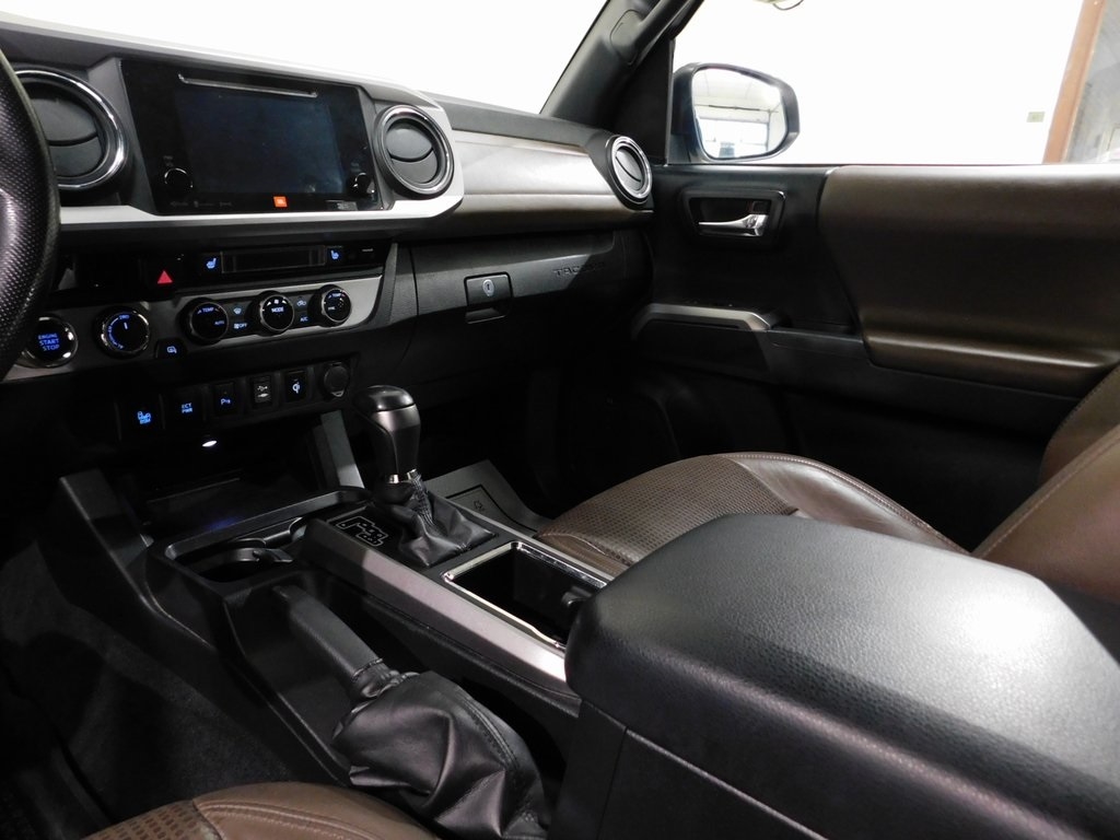 Toyota Tacoma Limited Double Cab V6 6AT 4WD 2017