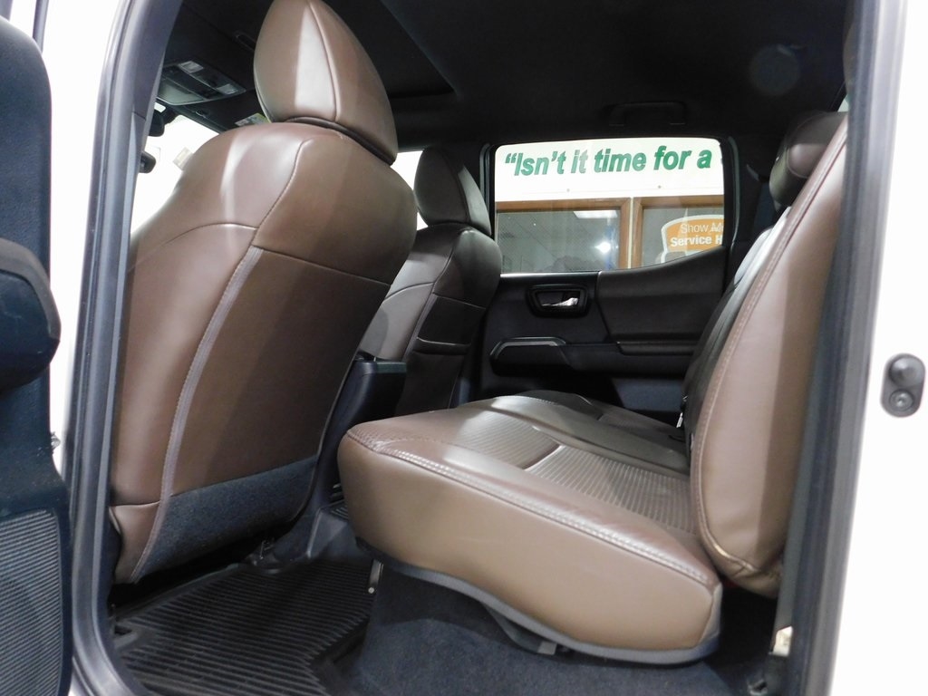 Toyota Tacoma Limited Double Cab V6 6AT 4WD 2017