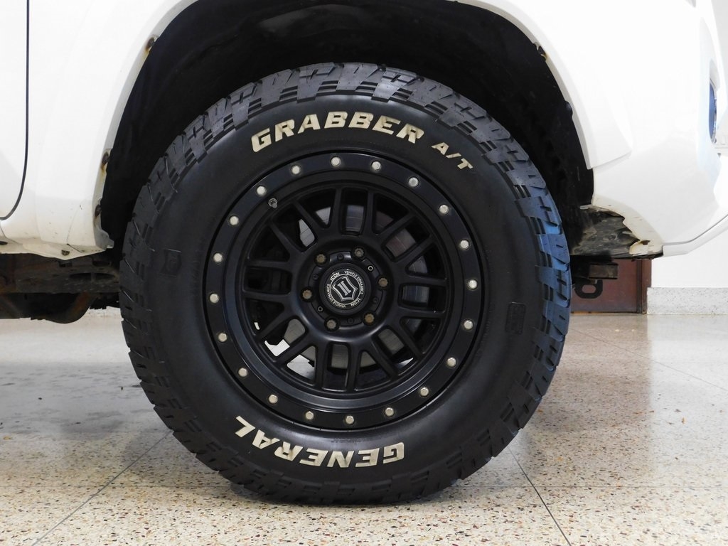 Toyota Tacoma Limited Double Cab V6 6AT 4WD 2017