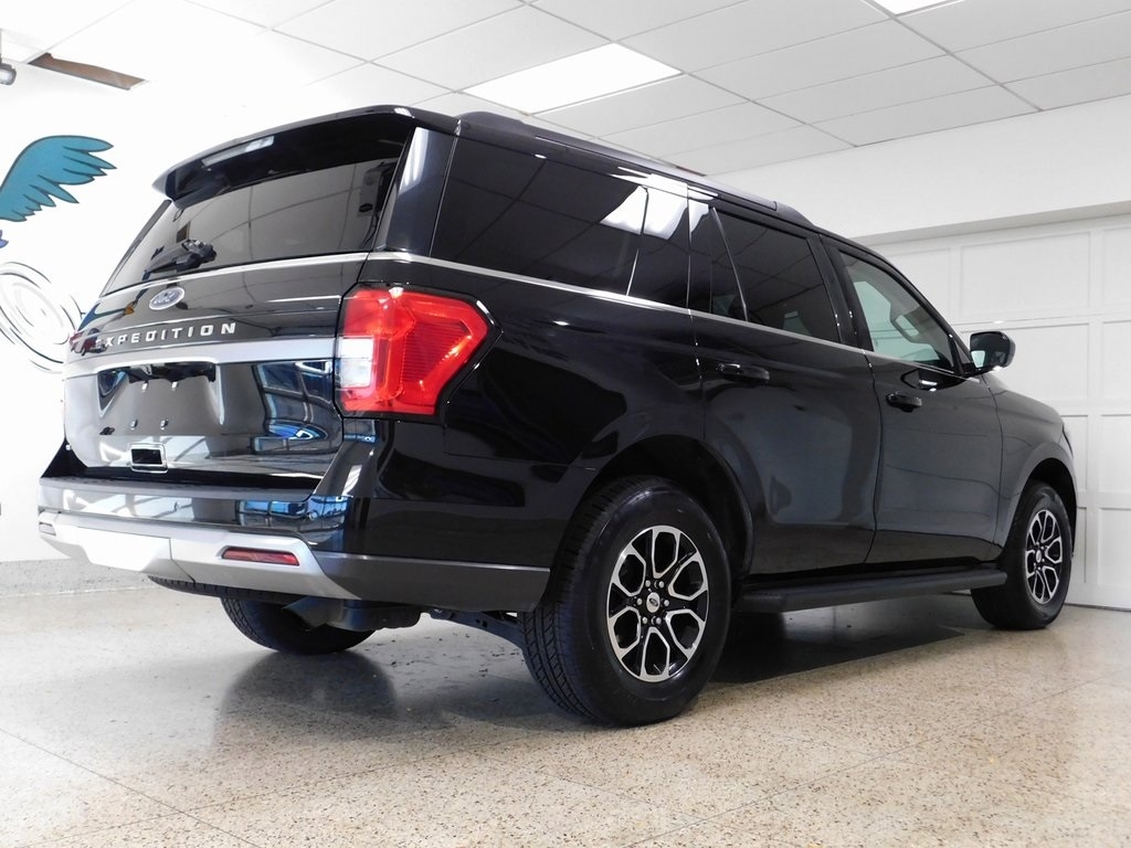 2024 Ford Expedition XLT photo 3