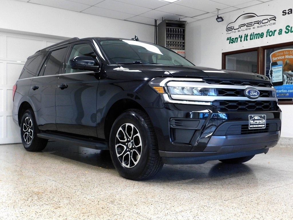 2024 Ford Expedition XLT photo 2