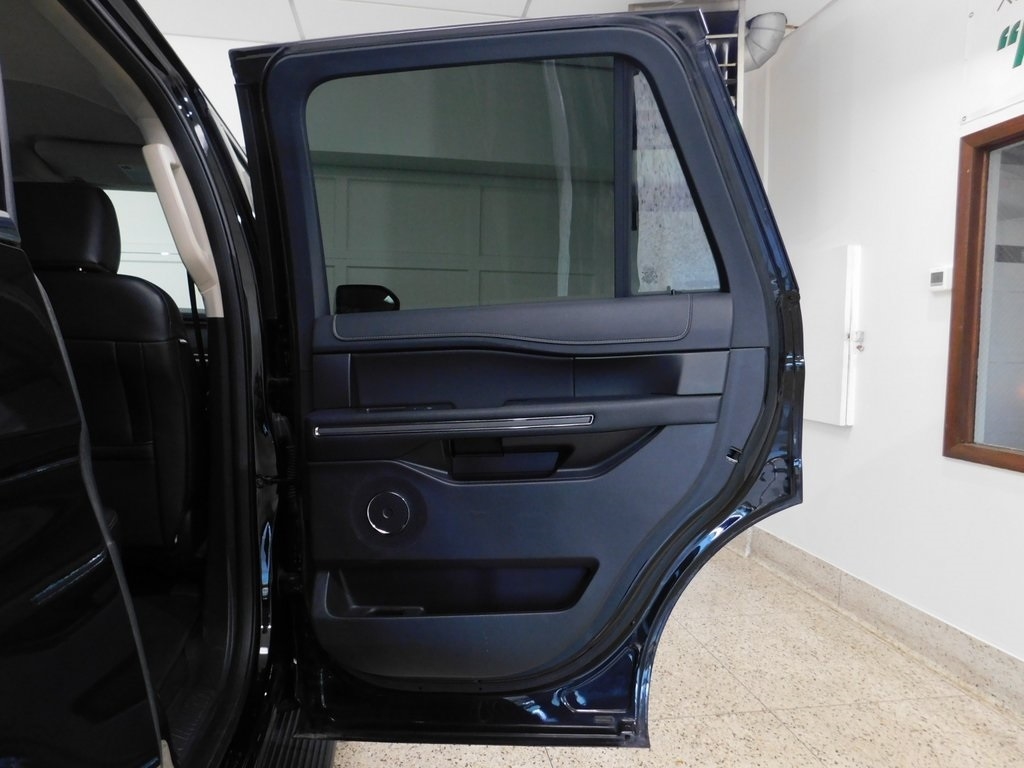 Ford Expedition XLT 4WD 2024