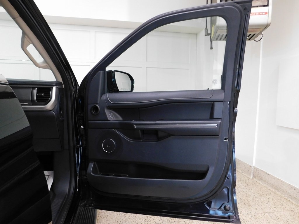 Ford Expedition XLT 4WD 2024