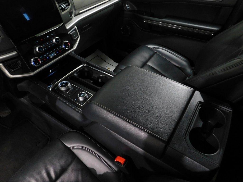 Ford Expedition XLT 4WD 2024