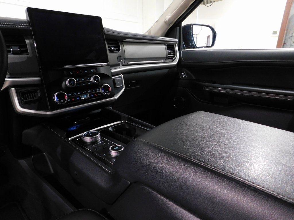 Ford Expedition XLT 4WD 2024