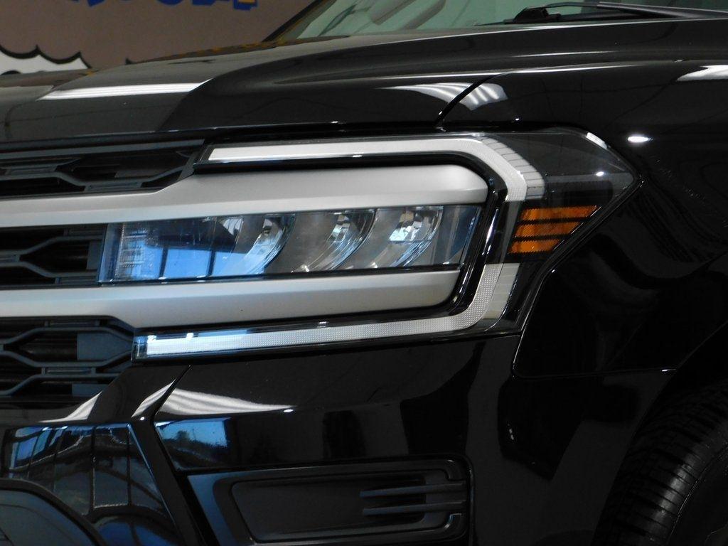 Ford Expedition XLT 4WD 2024