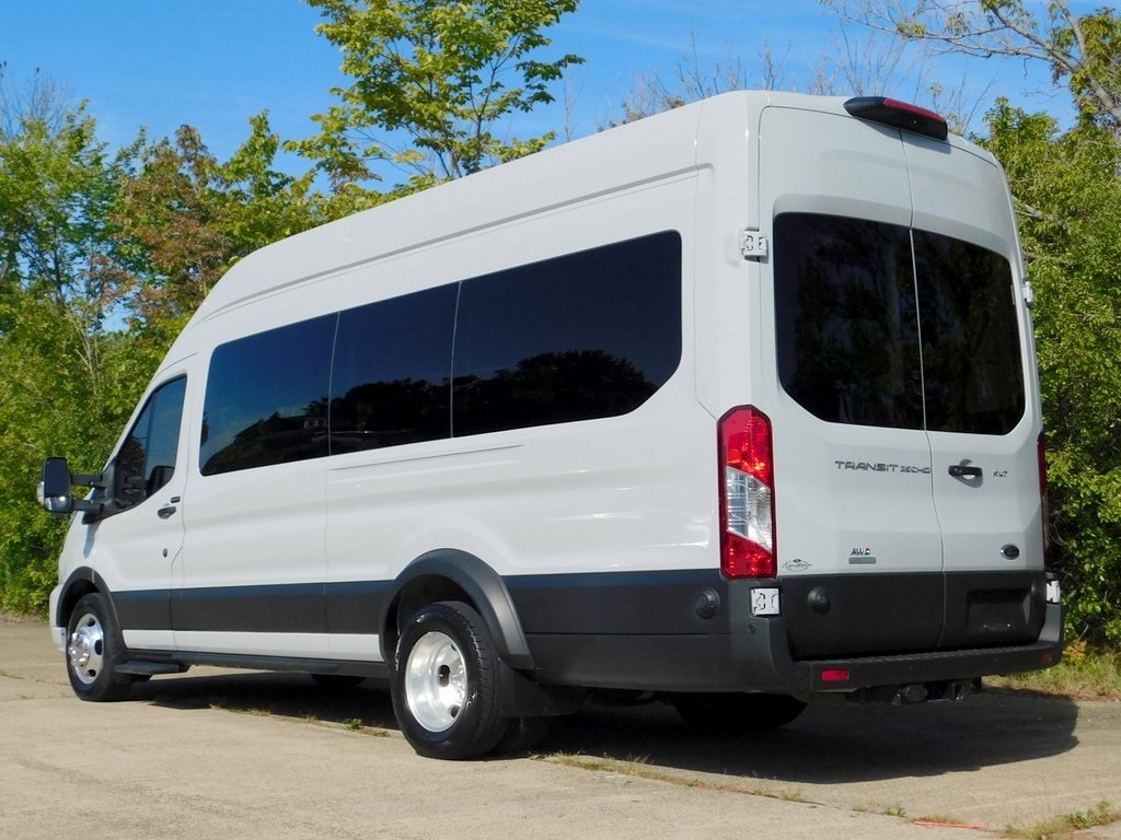 2023 Ford Transit XLT photo 2