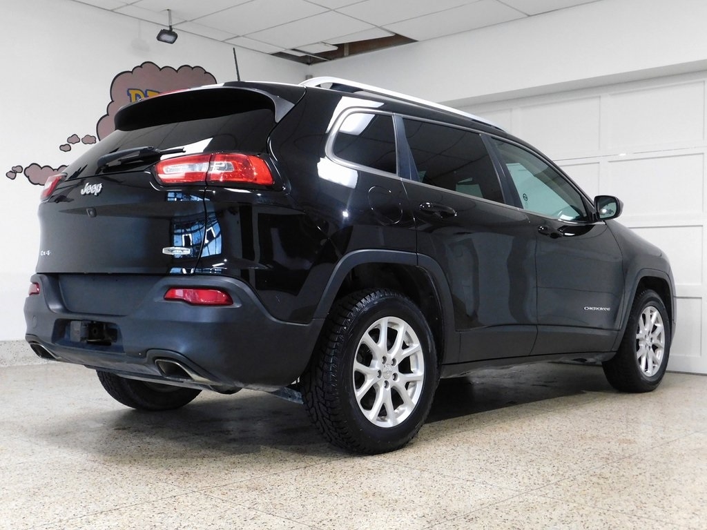 2017 Jeep Cherokee Latitude photo 4