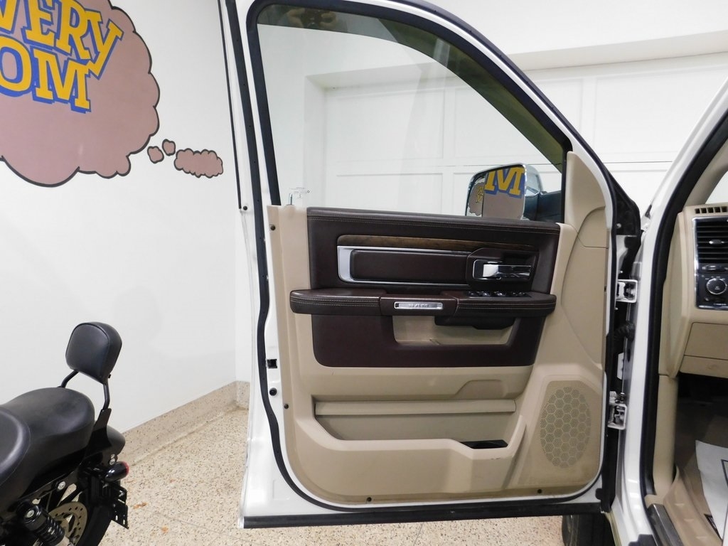 RAM 3500 Longhorn Mega Cab 4WD DRW 2015