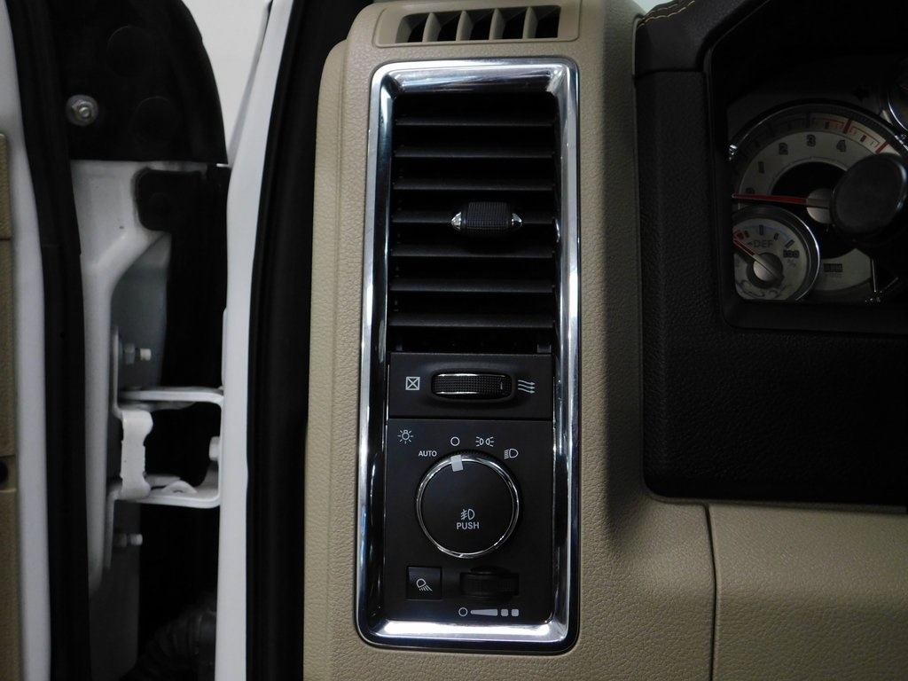 RAM 3500 Longhorn Mega Cab 4WD DRW 2015