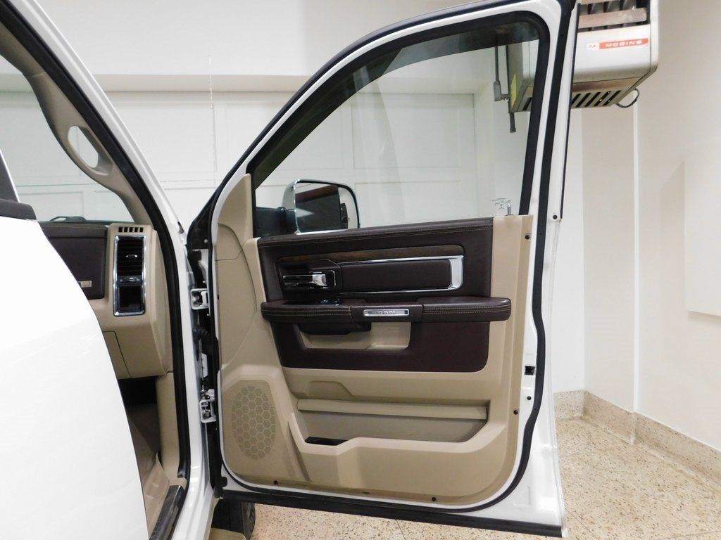 RAM 3500 Longhorn Mega Cab 4WD DRW 2015