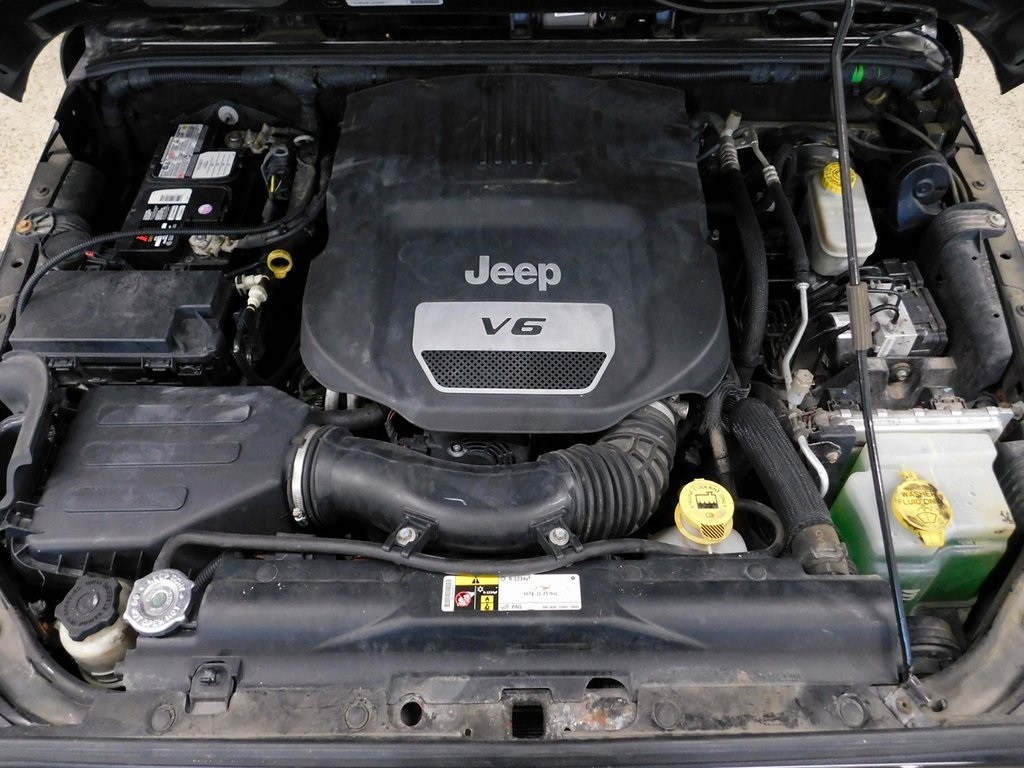 Jeep Wrangler Unlimited Sahara 4WD 2016