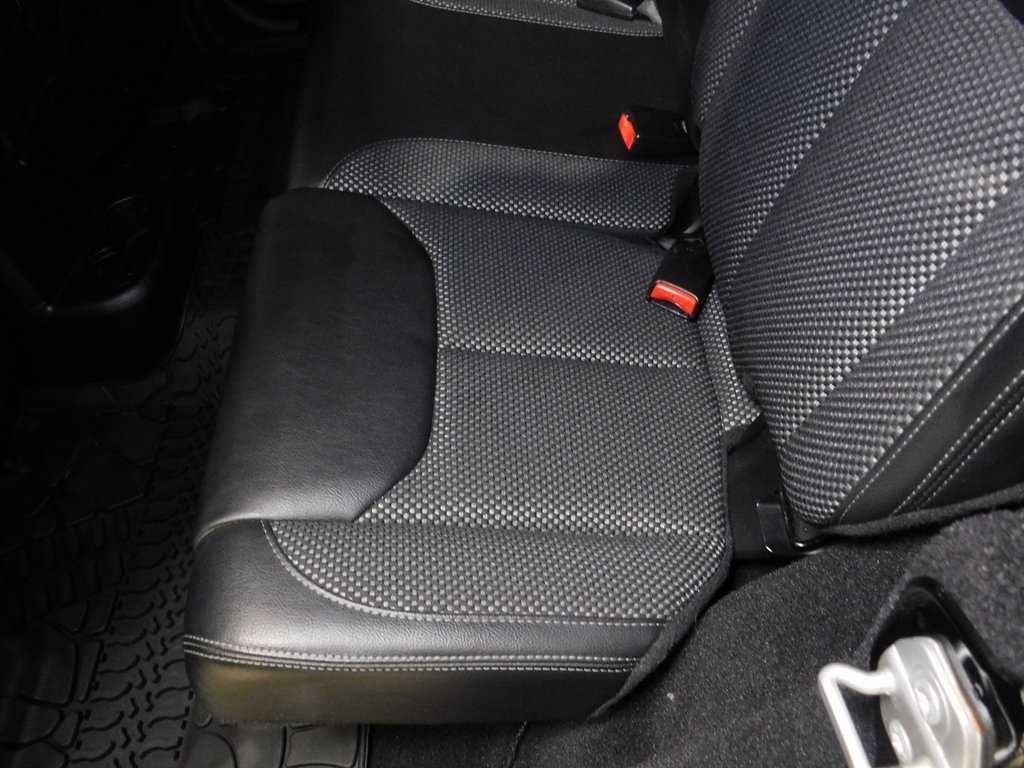 Jeep Wrangler Unlimited Sahara 4WD 2016