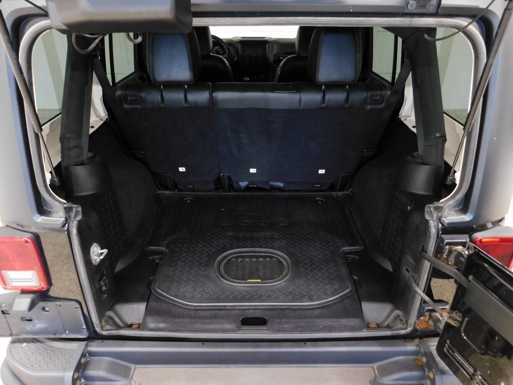 Jeep Wrangler Unlimited Sahara 4WD 2016