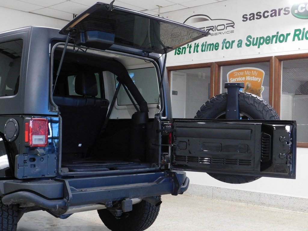 Jeep Wrangler Unlimited Sahara 4WD 2016