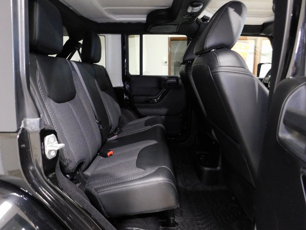 Jeep Wrangler Unlimited Sahara 4WD 2016