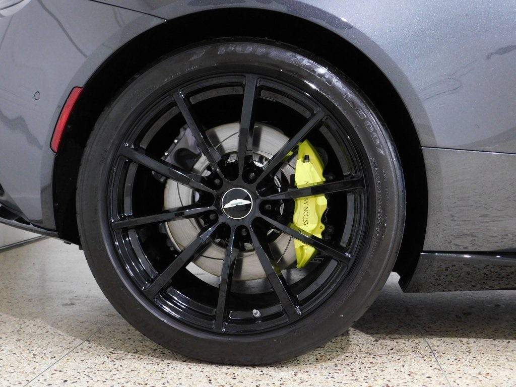 Aston Martin DB11 AMR 2020