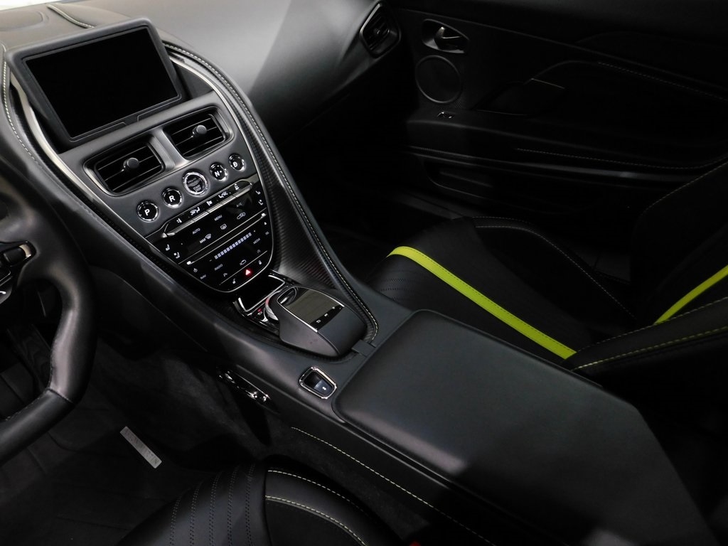 Aston Martin DB11 AMR 2020