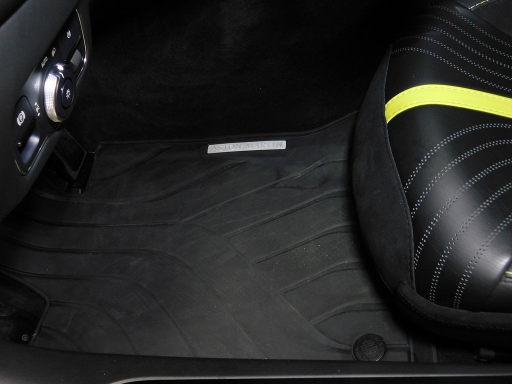 Aston Martin DB11 AMR 2020