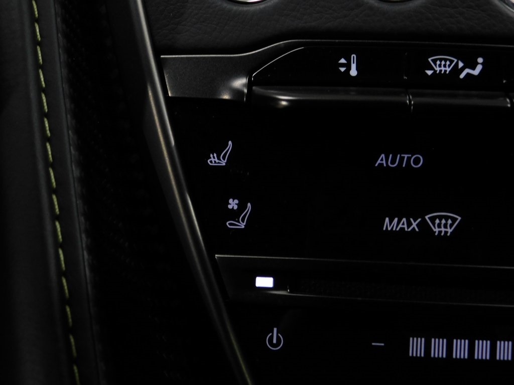 Aston Martin DB11 AMR 2020