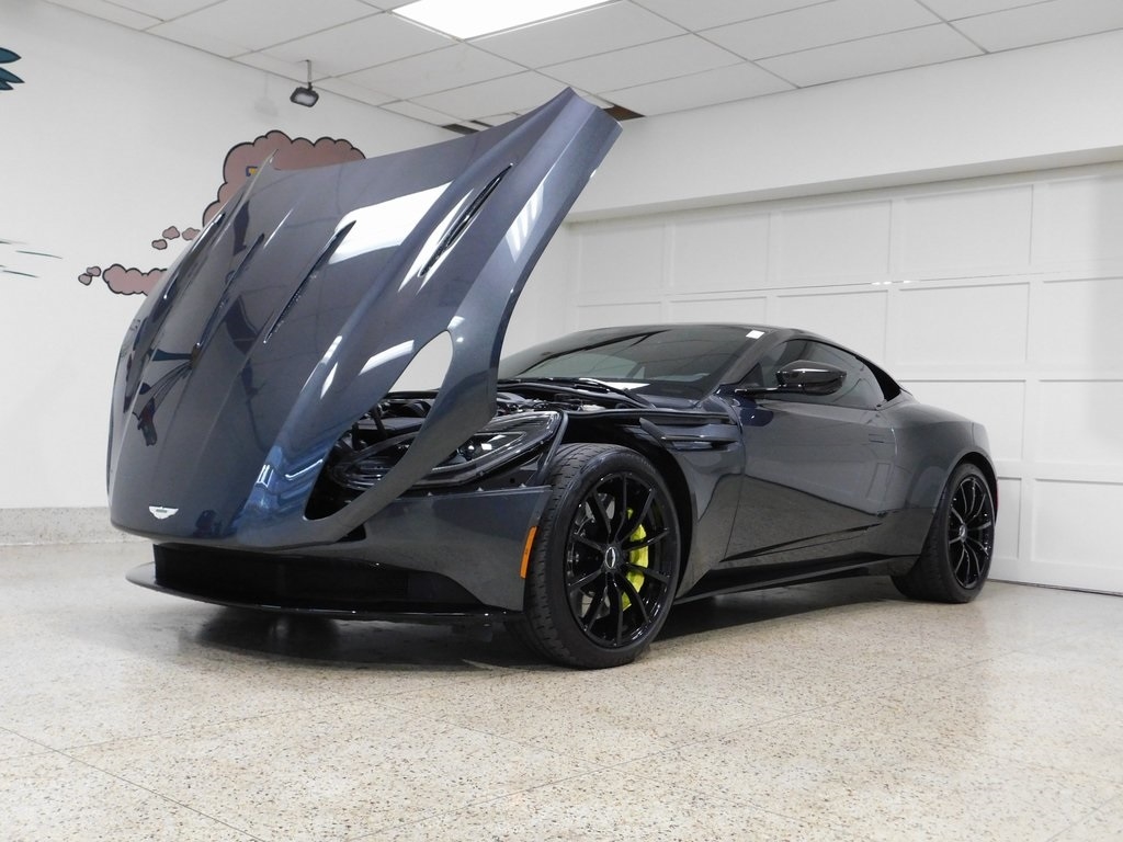 Aston Martin DB11 AMR 2020