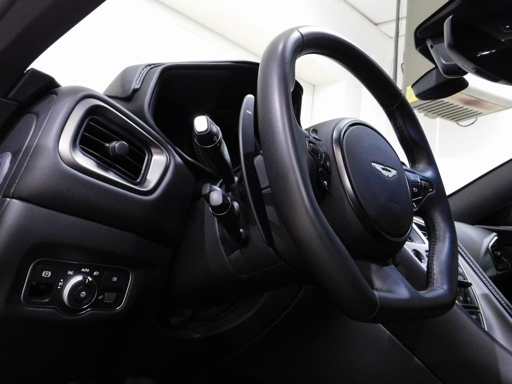 Aston Martin DB11 AMR 2020